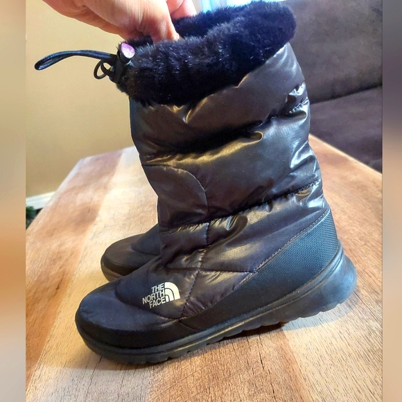 North Face Nuptuse Goose Down Filled Winter Boots Black Quilted Pull-On Womens 6 - Picture 1 of 11